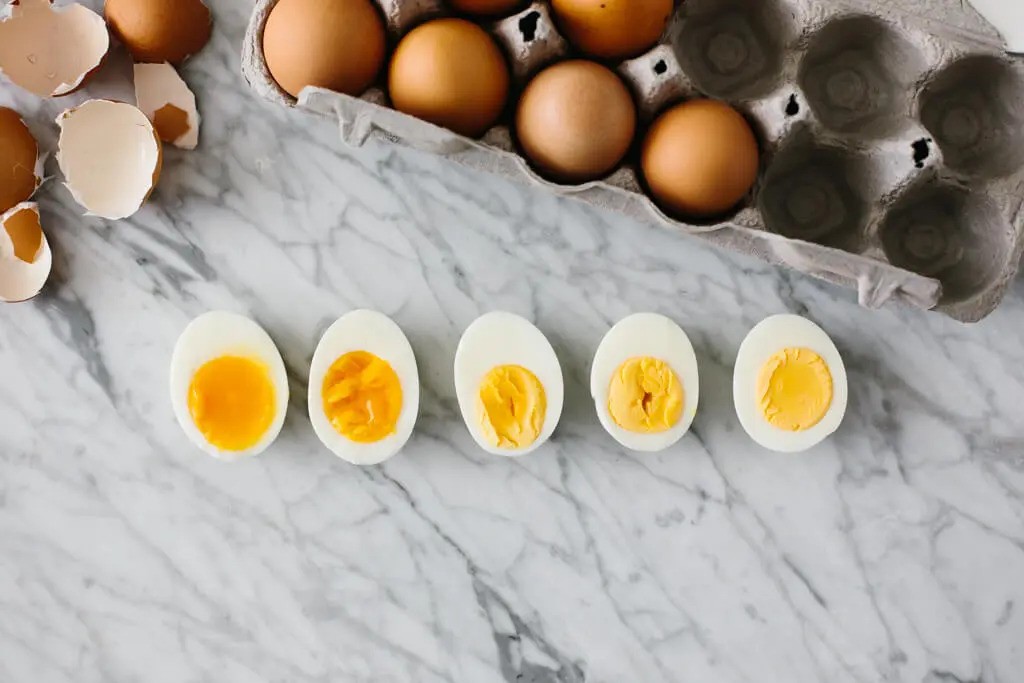 Boiled eggs cooked too long will cause the protein curing difficult to absorb! Leh Leo Radio News