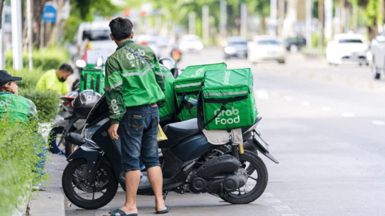 In Cyberjaya, police apprehend a GrabFood delivery man for harassing ...