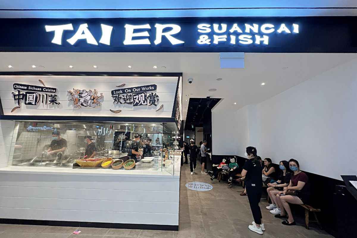 Singapore restaurant franchise hiring staff with high salaries