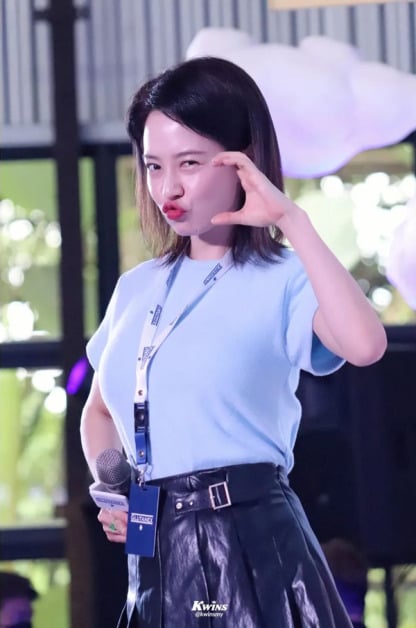 Song Ji Hyo was praised for being nice and considerate after travelling