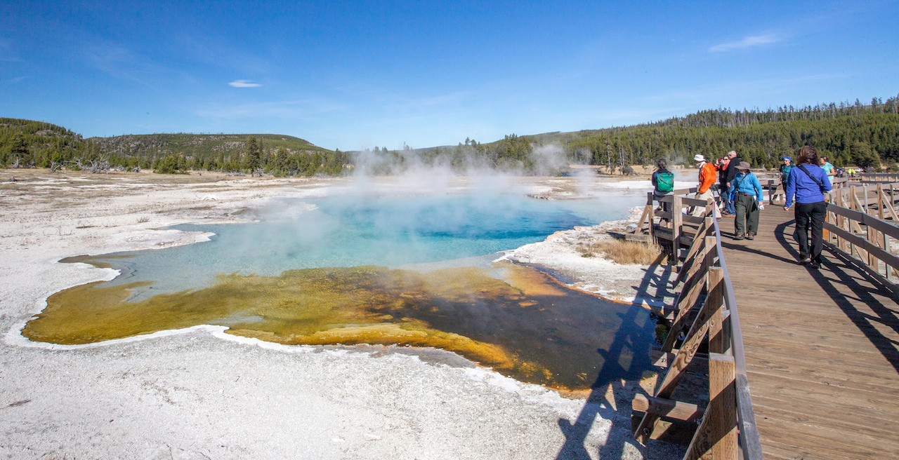 Tourist Ignored Warnings Suffers Severe Burns After Plunging Hand Into Yellowstone Hot Spring